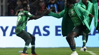 Simulando una decapitación: el polémico festejo de los nigerianos en el Mundial Sub 20