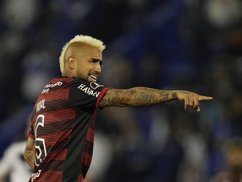 Arturo Vidal enfrenta denuncia tras paso por el Flamengo: revelan la gran deuda que tendría el jugador en Brasil