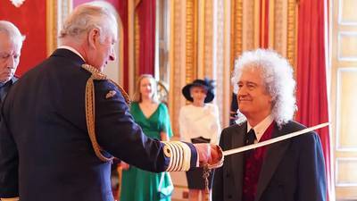 El guitarrista de Queen ahora es “Sir” Brian May