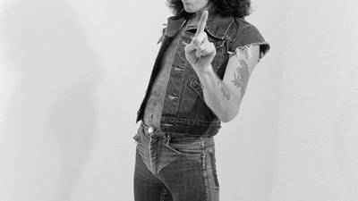AC/DC: 43 años de la muerte de su cantante Bon Scott y todavía no queda clara la causa