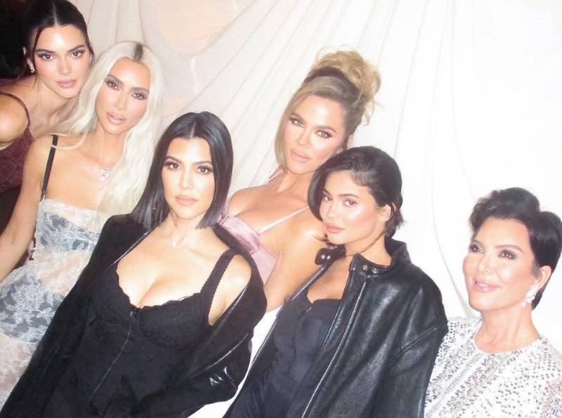 Esta famosa Kardashian sorprende con cambio radical de look / Instagram