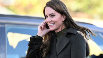 ¿Es falsa? Muestran primera foto oficial de Kate Middleton, pero un ‘detalle’ no termina de convencer
