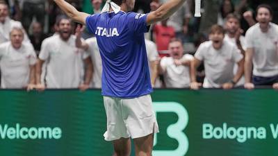 Chile deja escapar sus oportunidades y sufre una dolorosa derrota ante Italia en Copa Davis