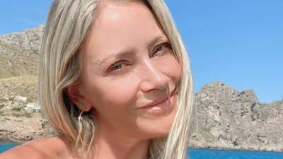 “Diosa total”: Marcela Vacarezza se lució en bikini y sobre un yate desde España