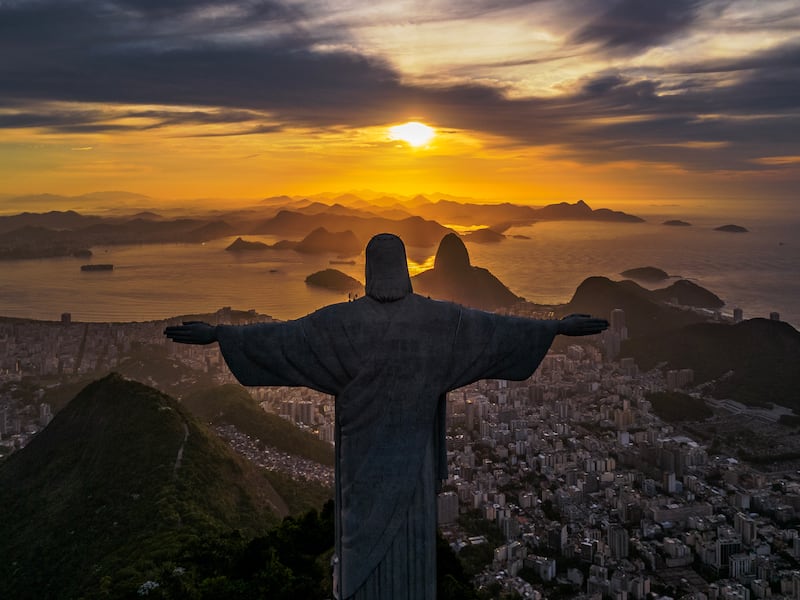 Apagan el Cristo Redentor de Río de Janeiro en apoyo a Vinicius