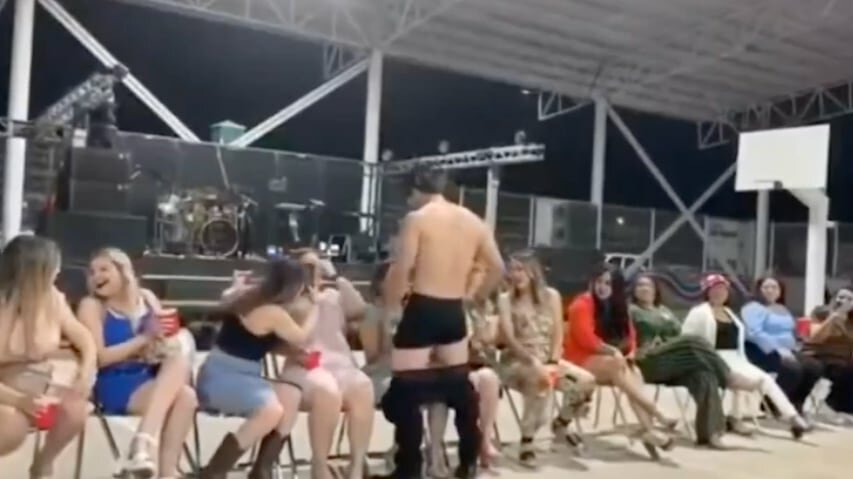 Stripper en Día de la Madre