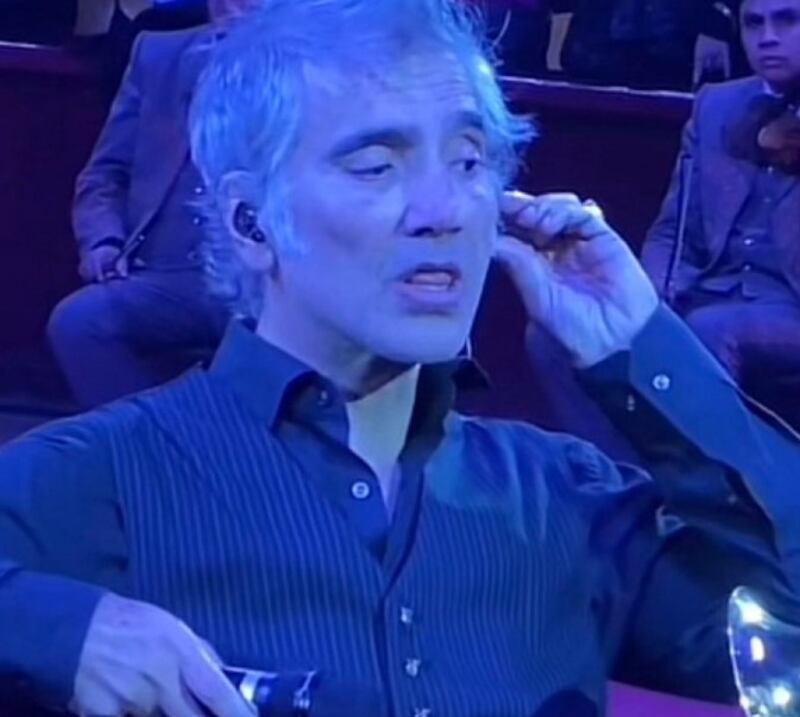 "Necesita ayuda": fans reaccionan a video viral de Alejandro Fernández pasado de copas 