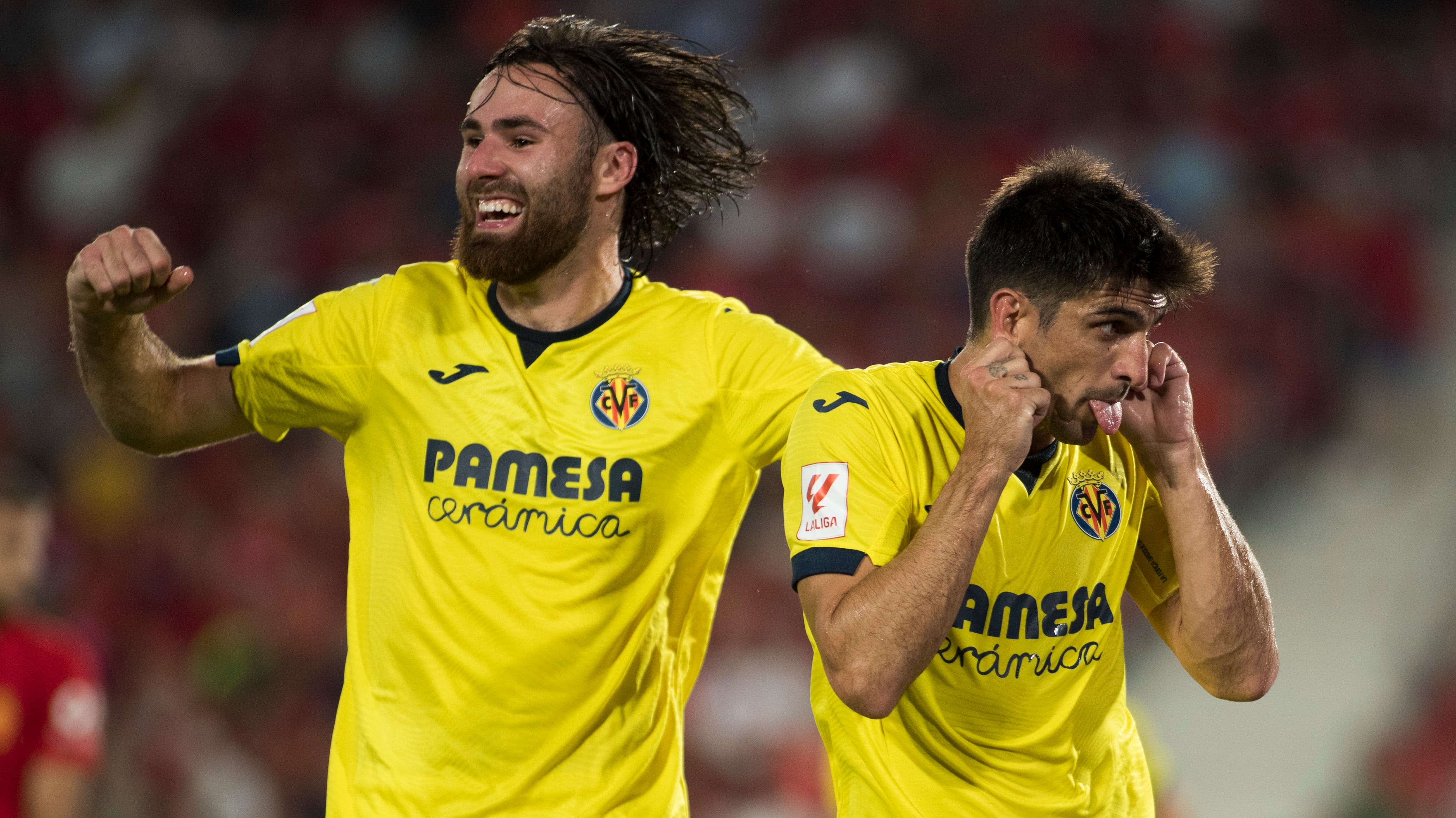 Ben Brereton Díaz y Gerard Moreno celebran el gol de Villarreal sobre Mallorca. / AFP