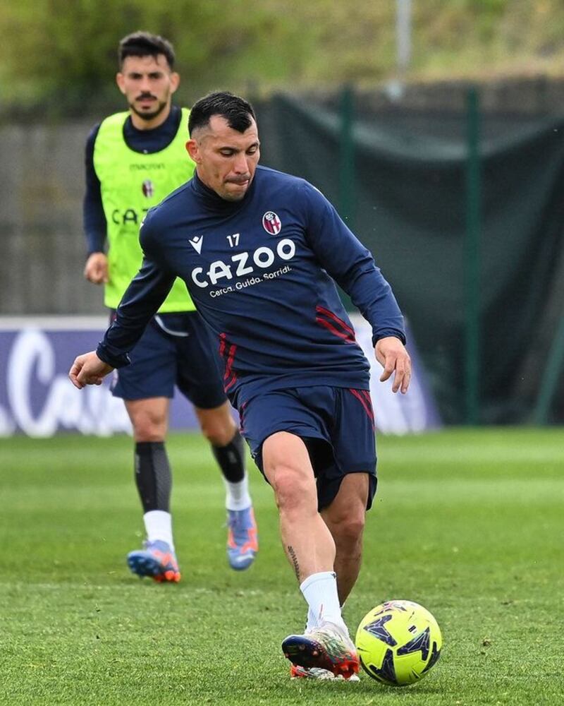 Gary Medel entrenando en el Bologna. / instagram @officialbolognafc