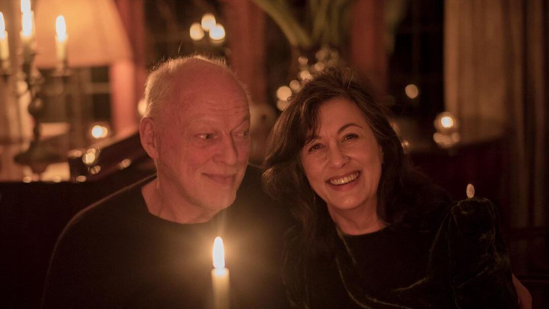 David Gilmour y su pareja Polly Samson vuelven arremeter contra Roger Waters. / Instagram: @pollysamson