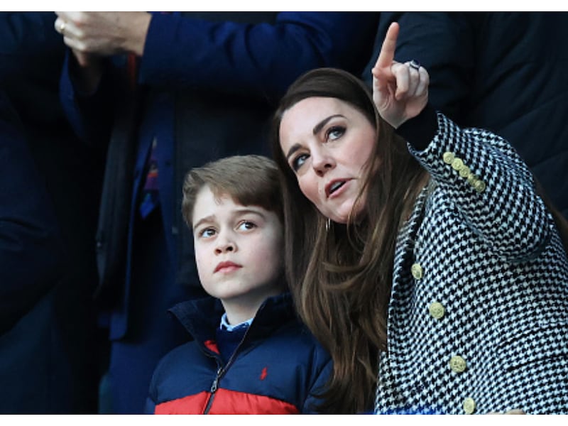 La foto del príncipe George, el hijo de William y Kate Middleton, que desató la furia de Harry y Meghan Markle